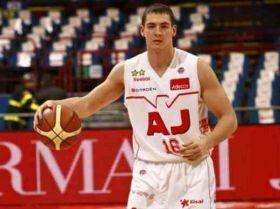 Micevic in maglia Olimpia