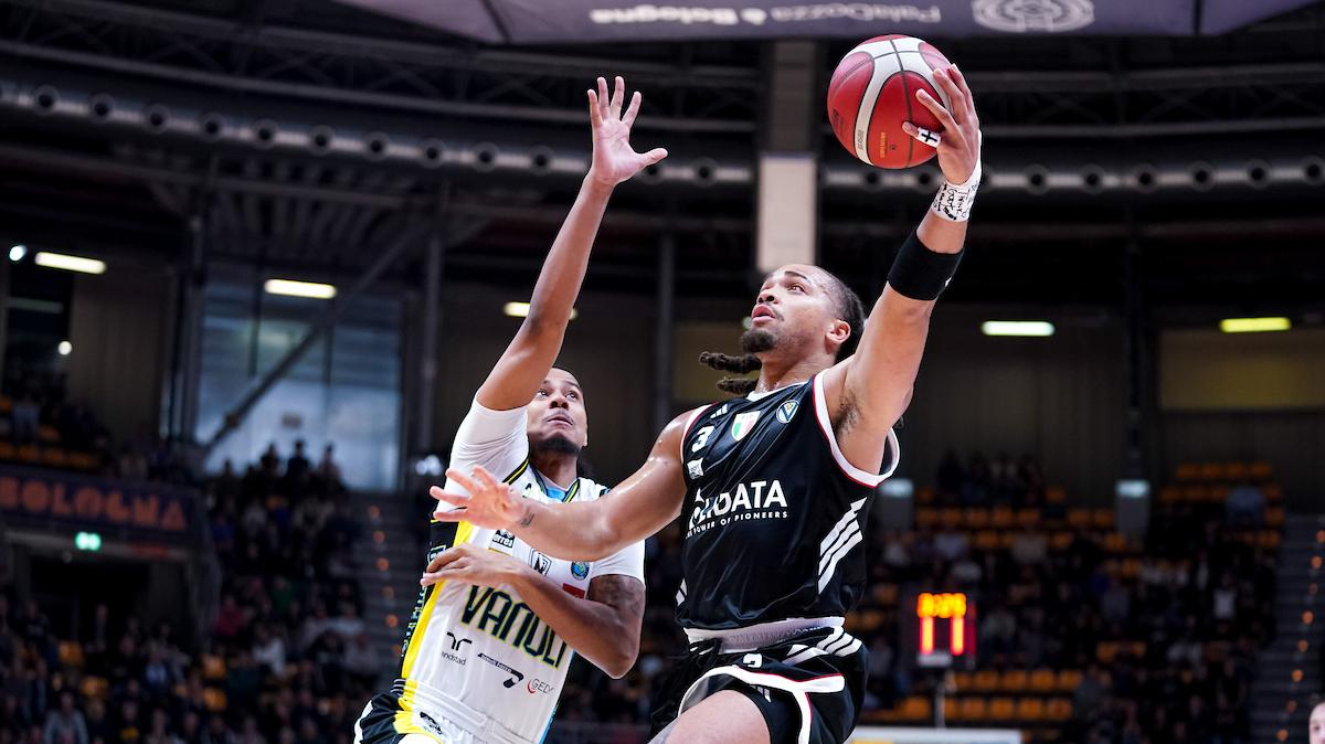LIVE | Virtus Bologna vs Vanoli Cremona: diretta (55-73 al 32’)