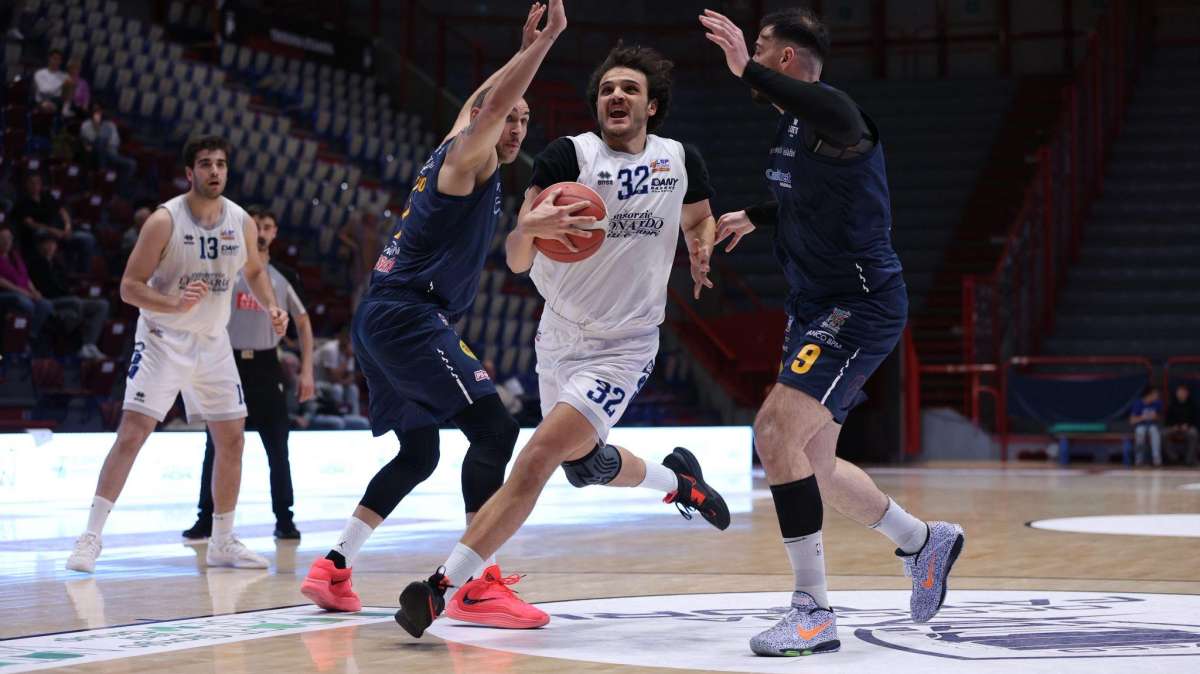 Serie B - Dany Quarrata, anche il Loreto Pesaro fa festa al PalaCarrara