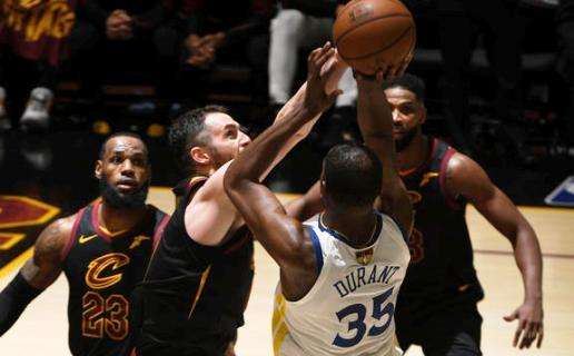 NBA - Durant ammutolisce Cleveland, Warriors avanti tutta (3-0)