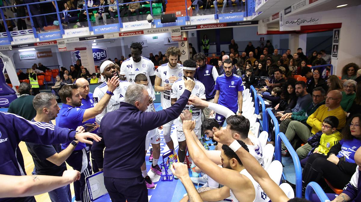 Brindisi, Bucchi: "Con Rimini partita secca in Coppa, dovremo essere pronti"