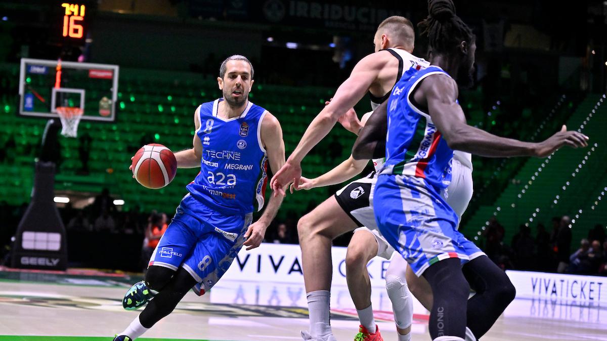 Germani Brescia vs Apu Udine: diretta (74-64 con 2:00 da giocare, 4Q)