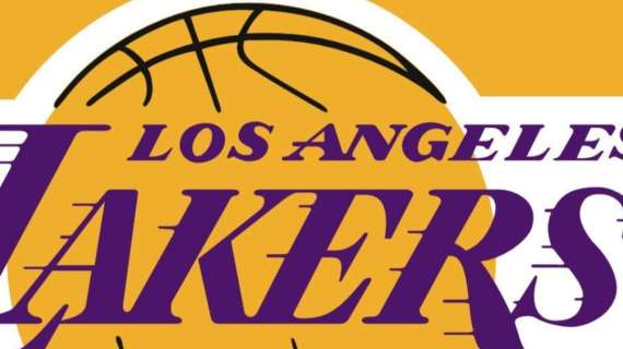 NBA - Lakers, Anthony Davis in campo contro i Thunder