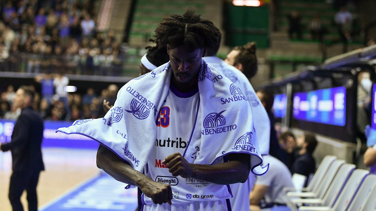 MERCATO LBA - Treviso risolve il contratto con Deshawn Stephens 