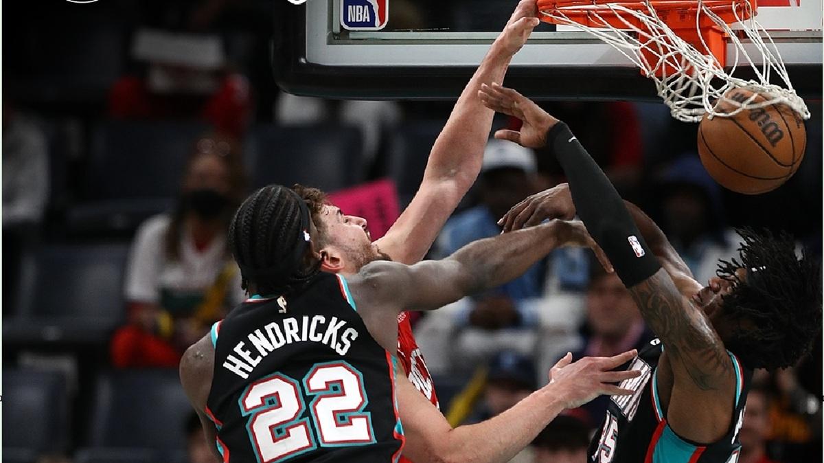 Durant guida la spinta finale, così Houston piega Memphis