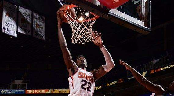 NBA - Ayton prende per mano i Suns per vincere contro New Zealand Breakers