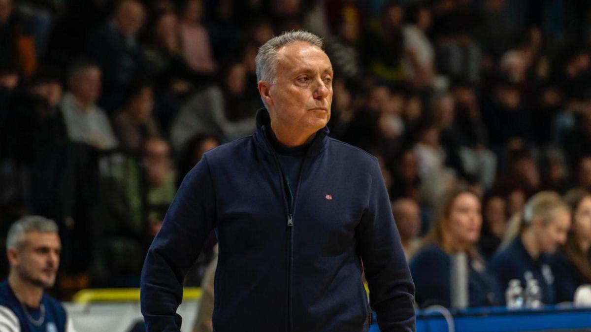 A2 - Si ferma Brindisi, Bucchi: «Non possiamo permetterci di giocare in questo modo»