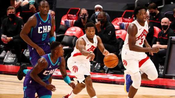 NBA - Solo alla fine i Raptors domano gli arrembanti Hornets