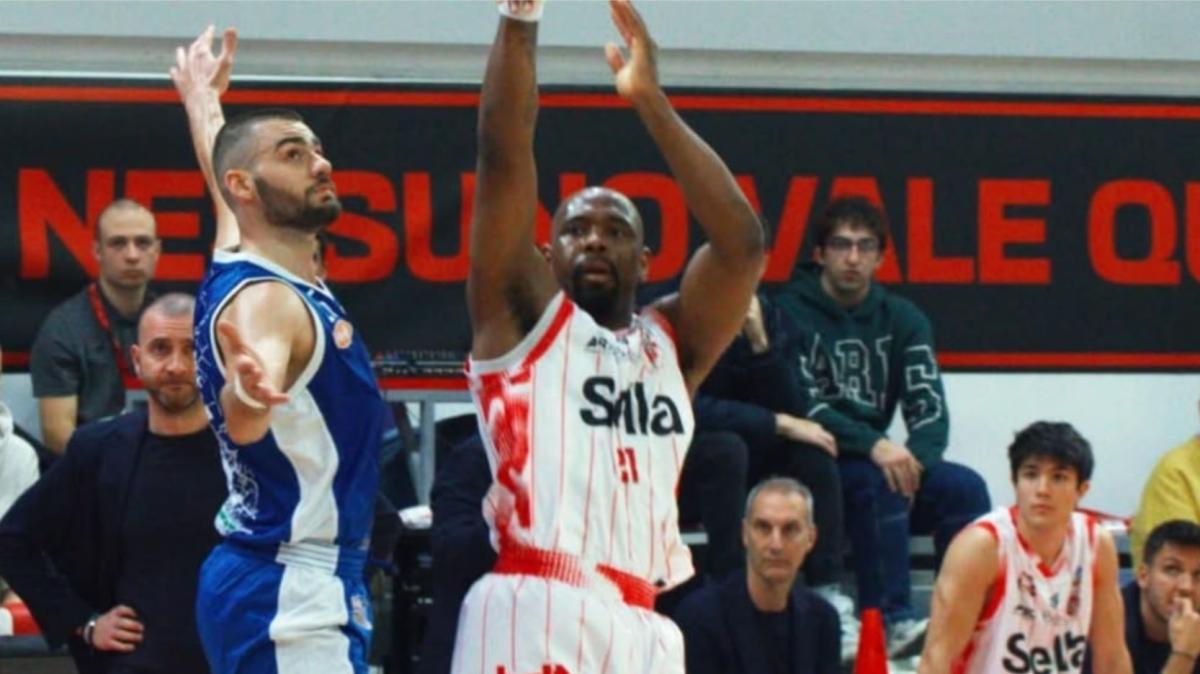 A2 - Sella Cento continua la sua corsa: nell'ultimo quarto superata Ruvo di Puglia 