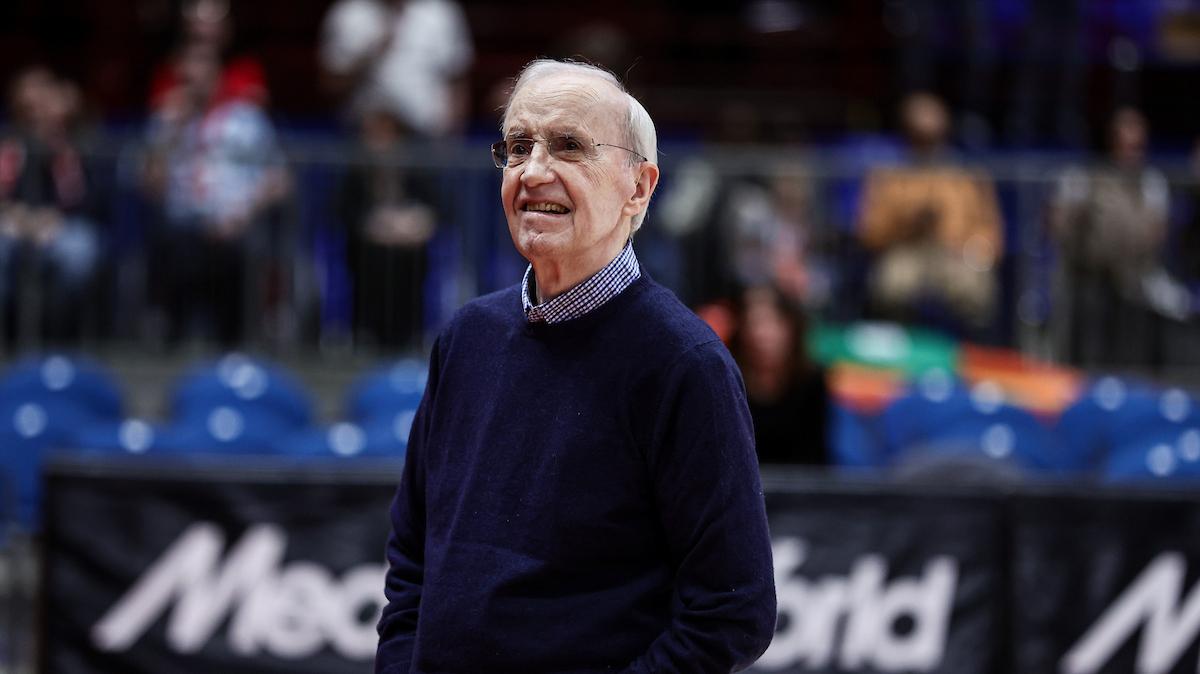 Dan Peterson elogia Peppe Poeta, a un passo dallo Scudetto con l'Olimpia Milano