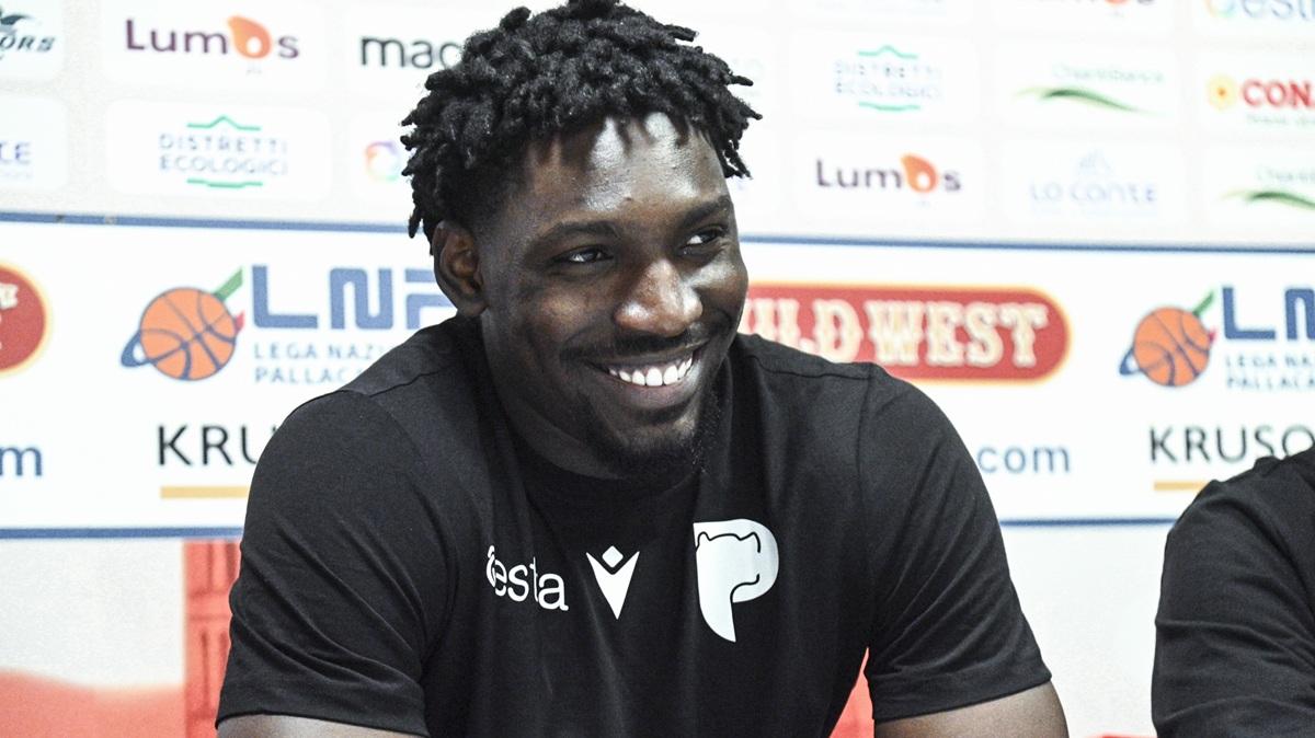 Le prime parole in maglia Estra Pistoia di Samuel Alajiki