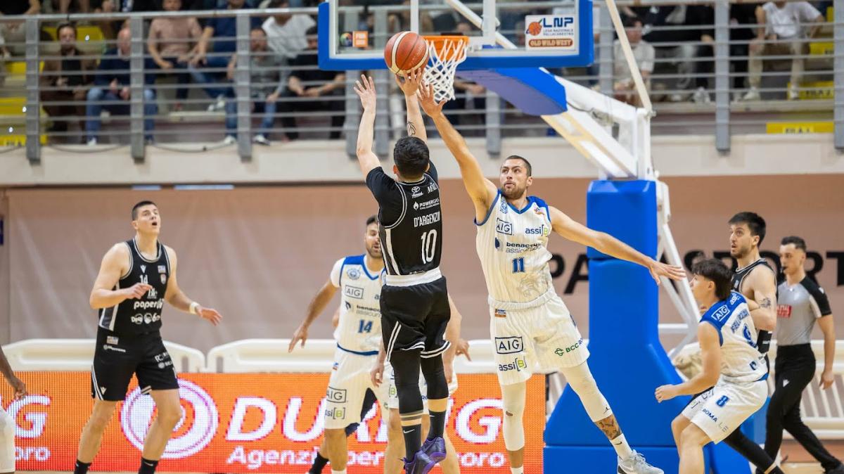 Serie B - Impresa in chiave promozione della Paperdi Caserta a Latina