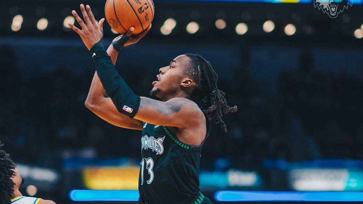 Dosunmu trascina i Timberwolves, spinta playoff contro i Pacers