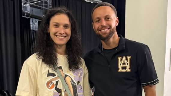 Super Zandalasini, l'Azzurra segna 14 punti con 4 triple e la foto con Steph Curry