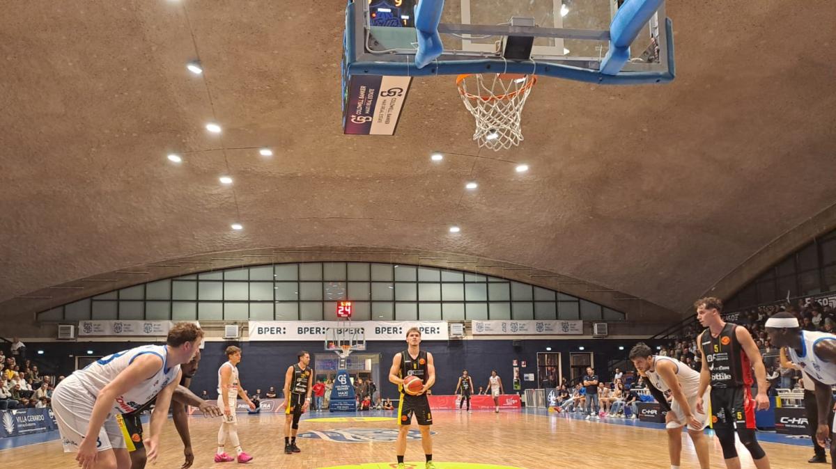 Serie B - Ragusa si aggiudica un derby splendido: la decide Fabi nel supplementare 