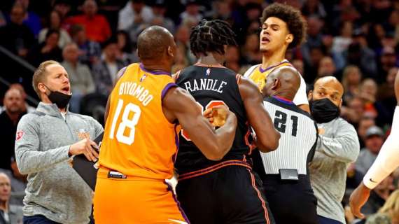 NBA - Julius Randle si fa espellere e condiziona i Knicks a Phoenix