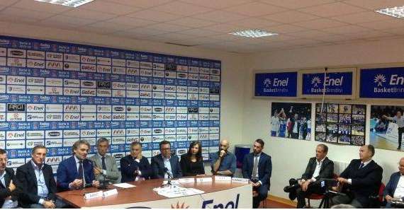Brindisi presenta sponsor e soci mentre Bucchi prepara il difficile match contro Bologna