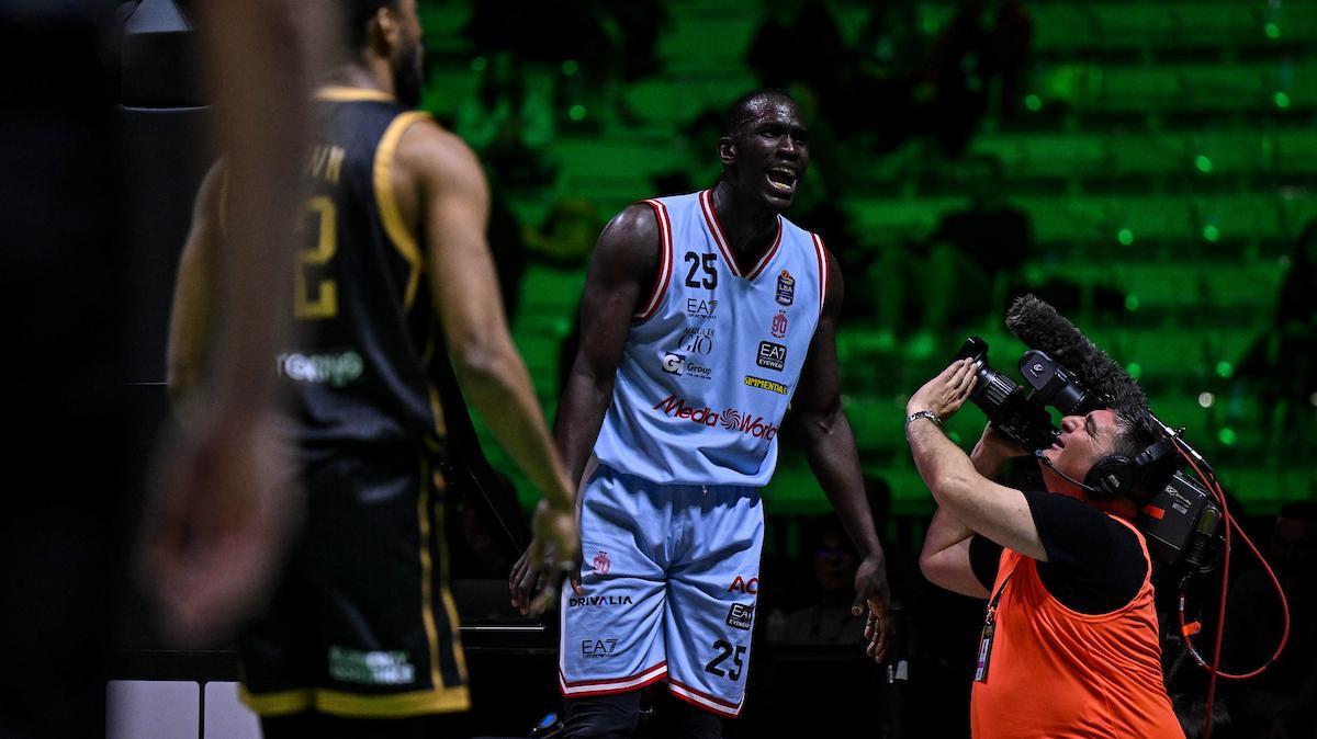 Olimpia, finisce la Coppa Italia di Diop. Poeta: «Proviamo a interrompere meccanismi di Brescia»