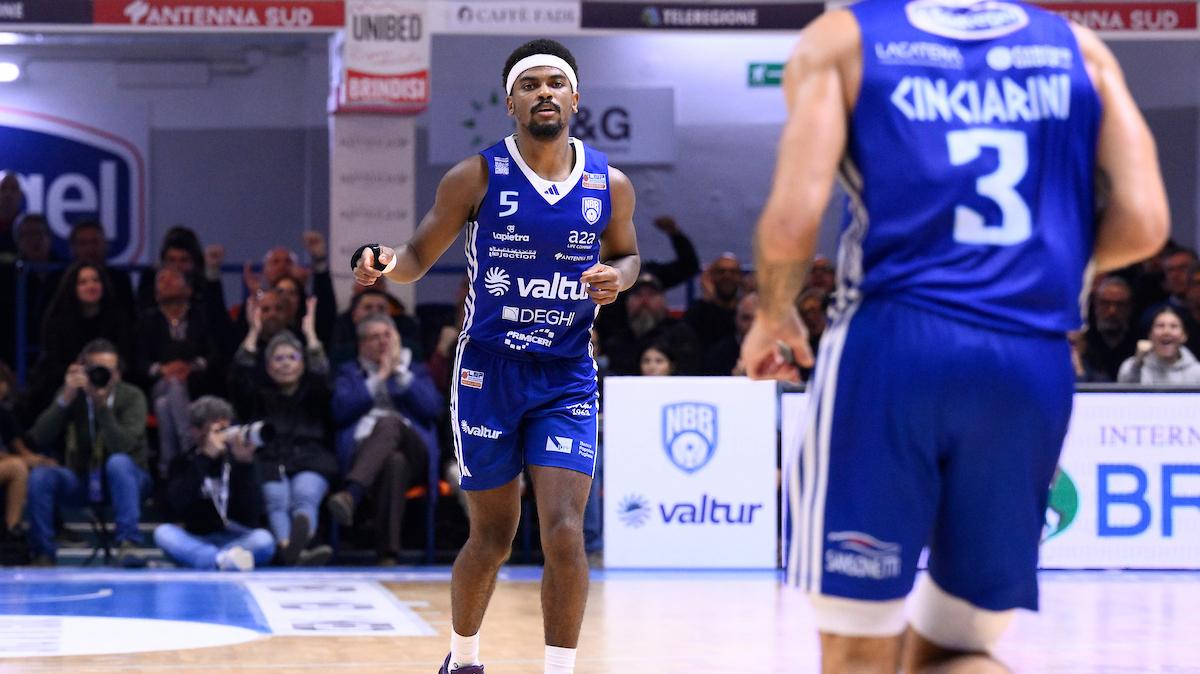 A2 - Valtur Brindisi, si ferma Blake Francis: le condizioni del giocatore