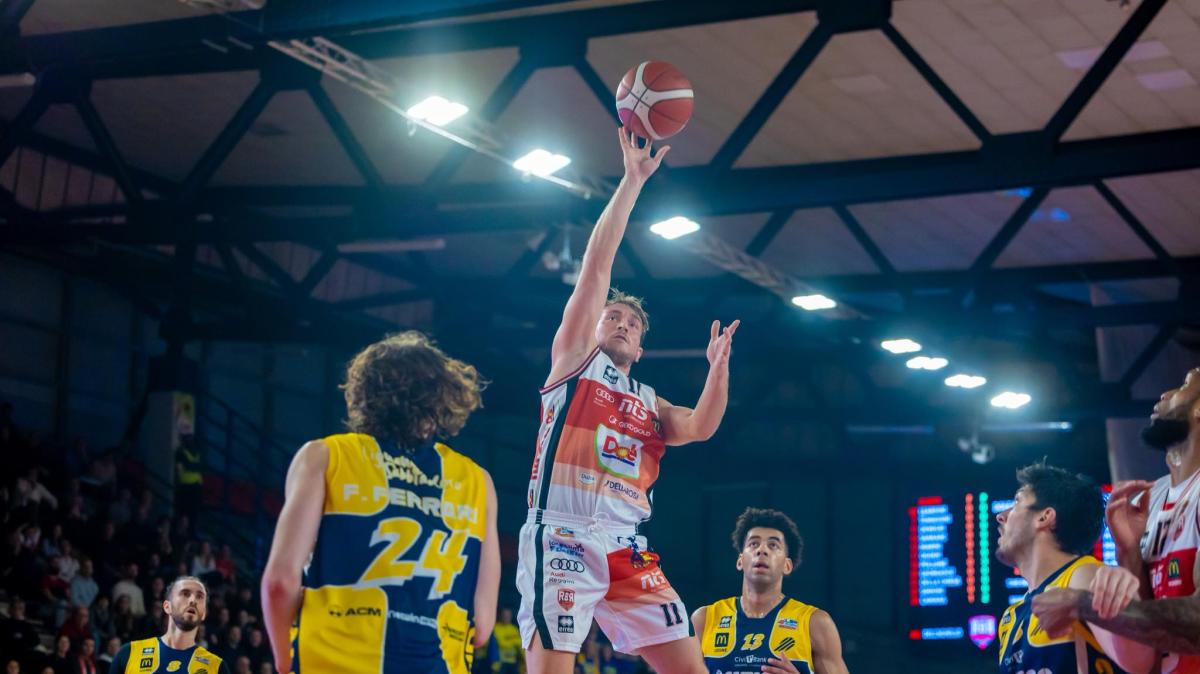 A2 - Rimini ferma la corsa di Cividale: quarto successo di fila per la Dole