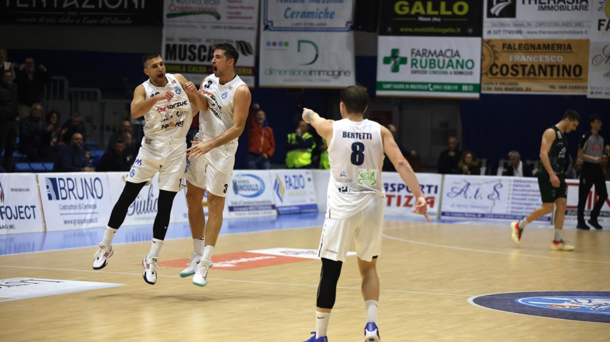 Serie B - L’Infodrive Capo d’Orlando firma una vittoria di cuore contro la Fulgor Omegna