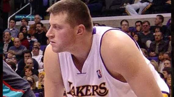 L'ex Lakers Slava Medvedenko ha venduto i due anelli NBA per aiutare l'Ucraina