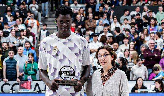 13 anni, 211 centimetri: Mahamadou Landoure è il nuovo Wembanyama?