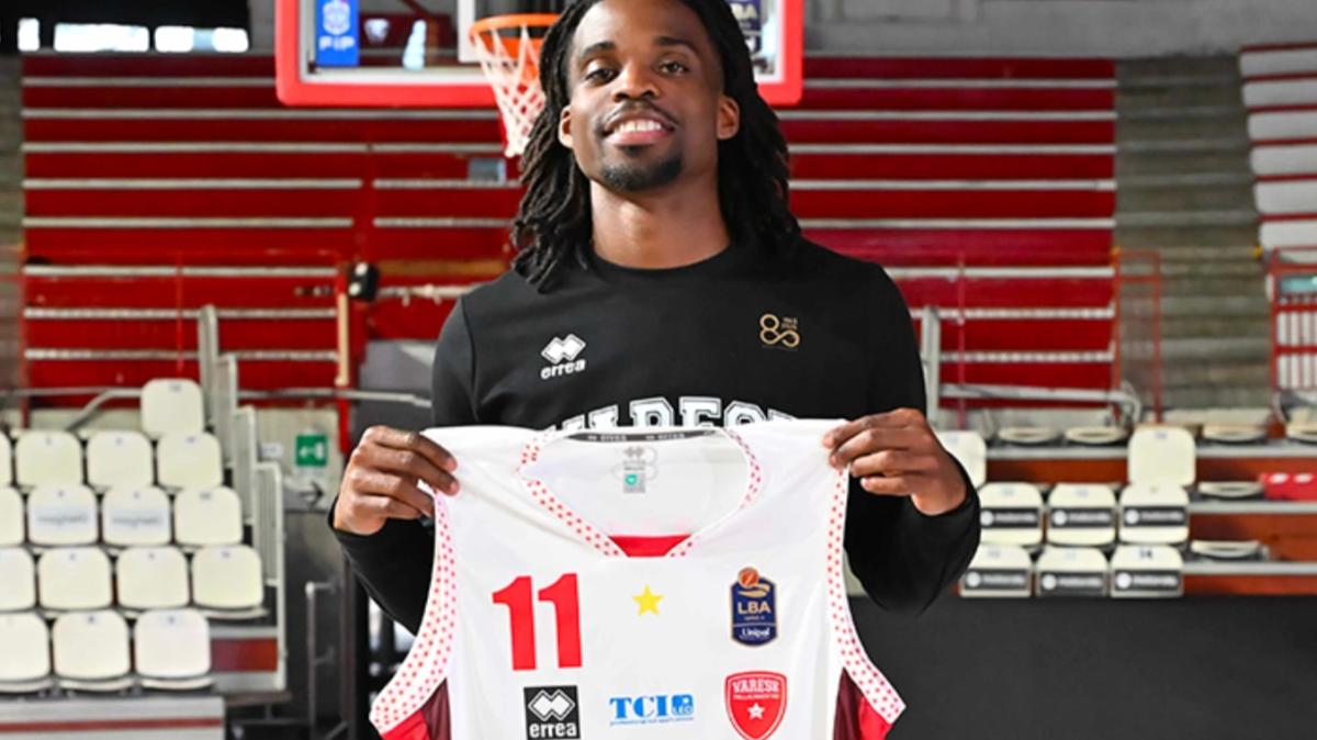 Ike Iroegbu presentato a Varese: «So benissimo l’importanza dell’evitare la retrocessione»