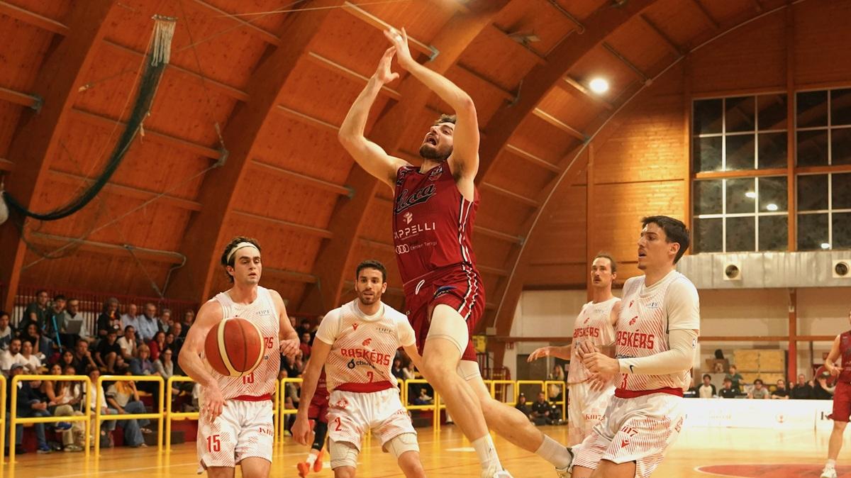 B Int - Basketball Lucca espugna Forlimpopoli e avanza al secondo turno
