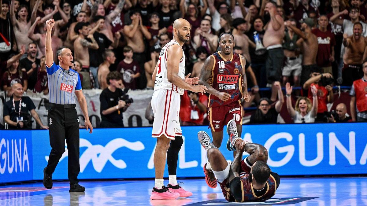 Come sta RJ Cole? «La caviglia è ok», ma oggi dovrà essere controllata