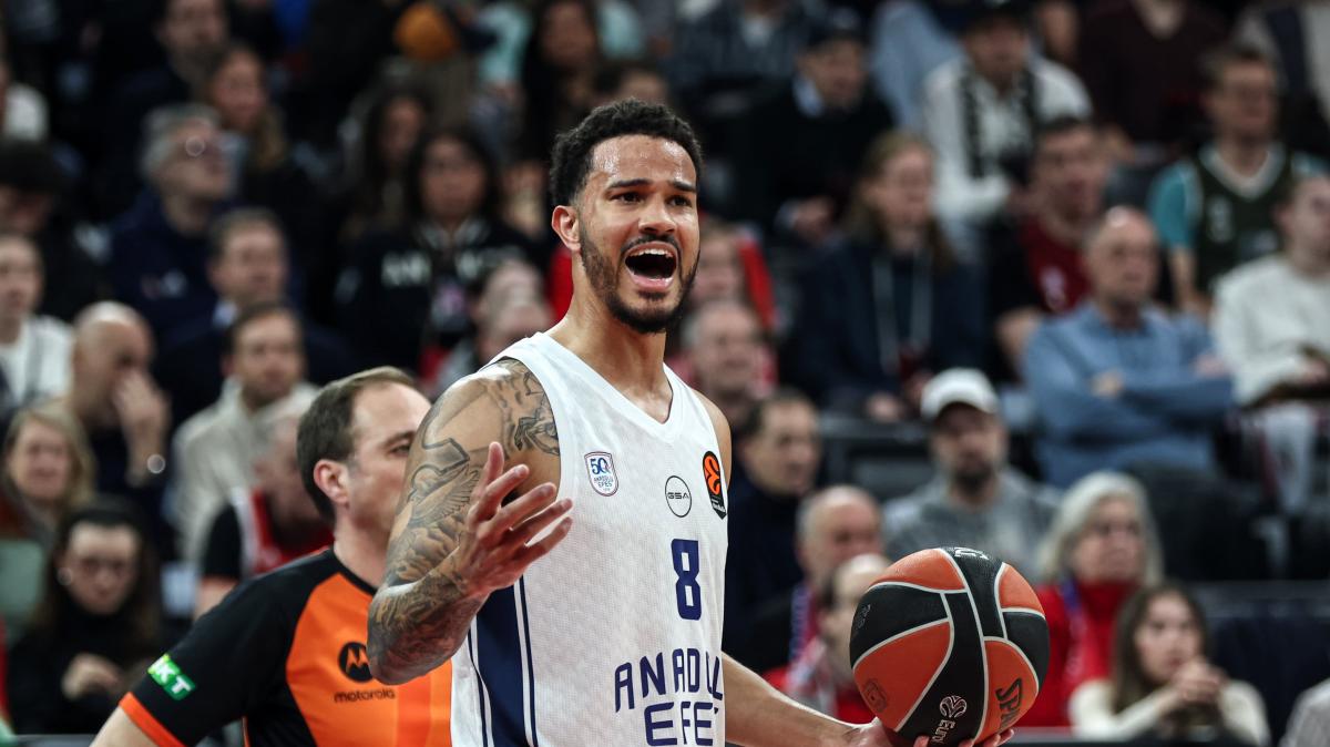 Cole Swider firma il colpo dell'Anadolu Efes in casa del Bayern Monaco 