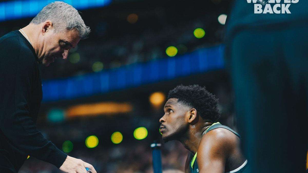 Wolves, Finch avverte gli arbitri: "Murray e Jokic sono dei flopper!"