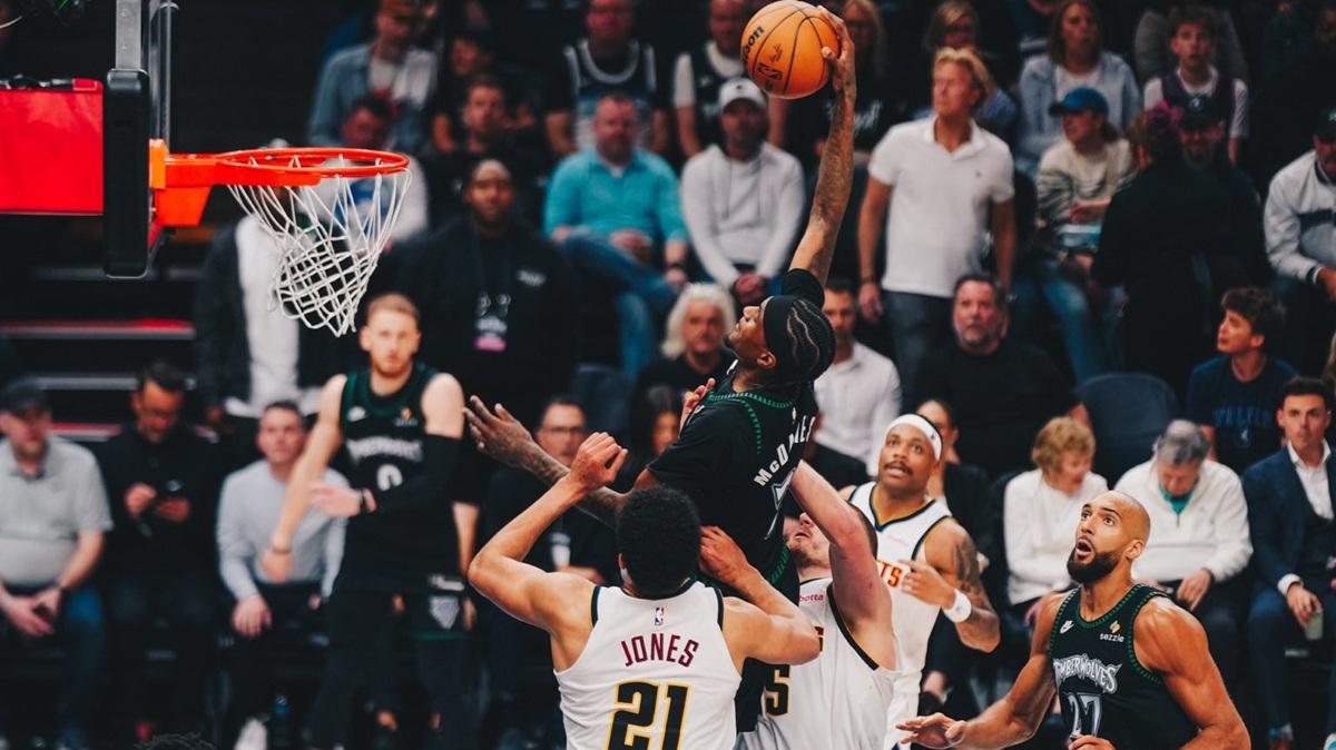 Playoff NBA | McDaniels e la difesa dei Timberwolves soffocano Denver (2-1)