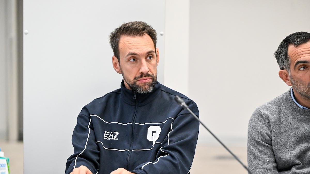 Olimpia, la scelta di Poeta: «Rischieremo qualcosa contro Bilan, ma dobbiamo pensare più a noi»