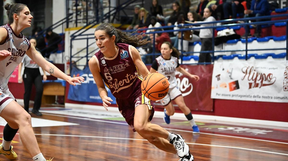 A2 F -  Jolly Libertas, primo acuto esterno: amaranto corsare a Salerno