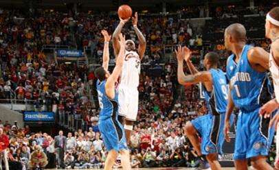NBA - 10 anni fa, il buzzer beater di LeBron James in finale di Conference