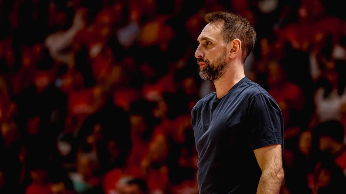 Peppe Poeta è il secondo coach a vincere lo Scudetto subentrando a stagione in corsa