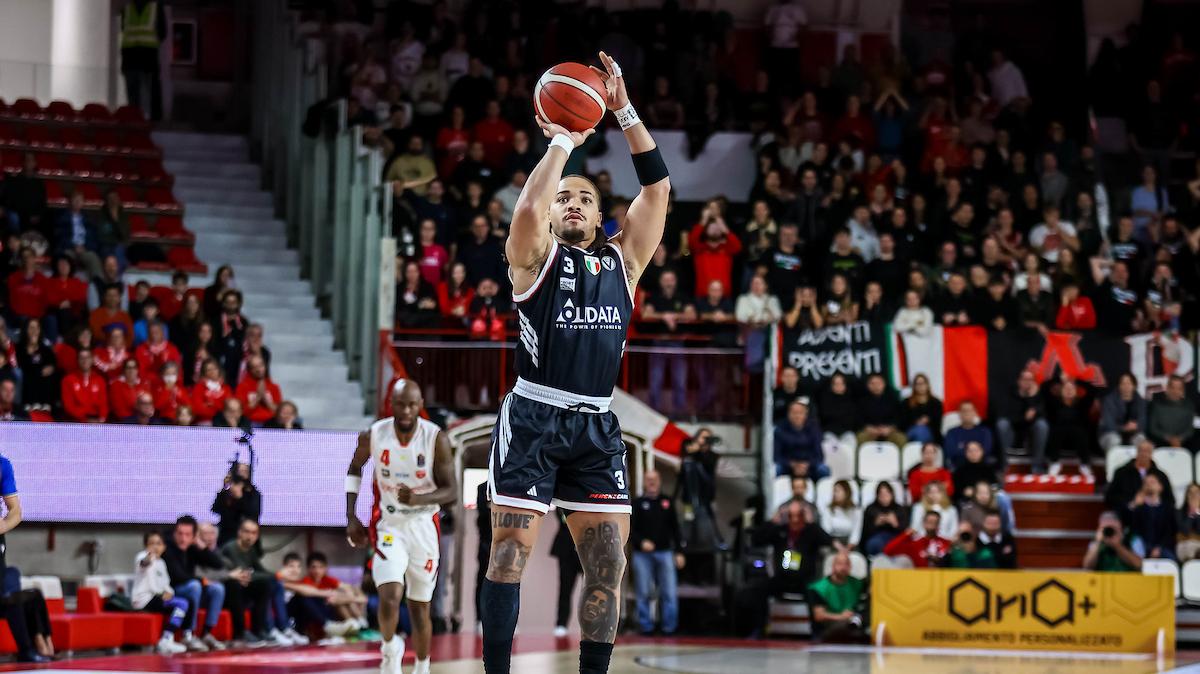 LIVE | Che lotta a Masnago! La Virtus Bologna strappa i due punti a Varese