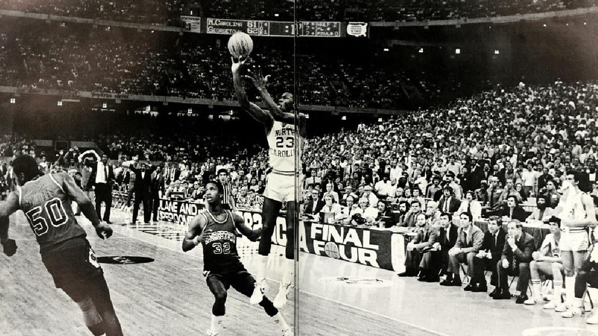 Il 29 marzo 1982, Michael Jordan vinse il titolo NCAA in North Carolina
