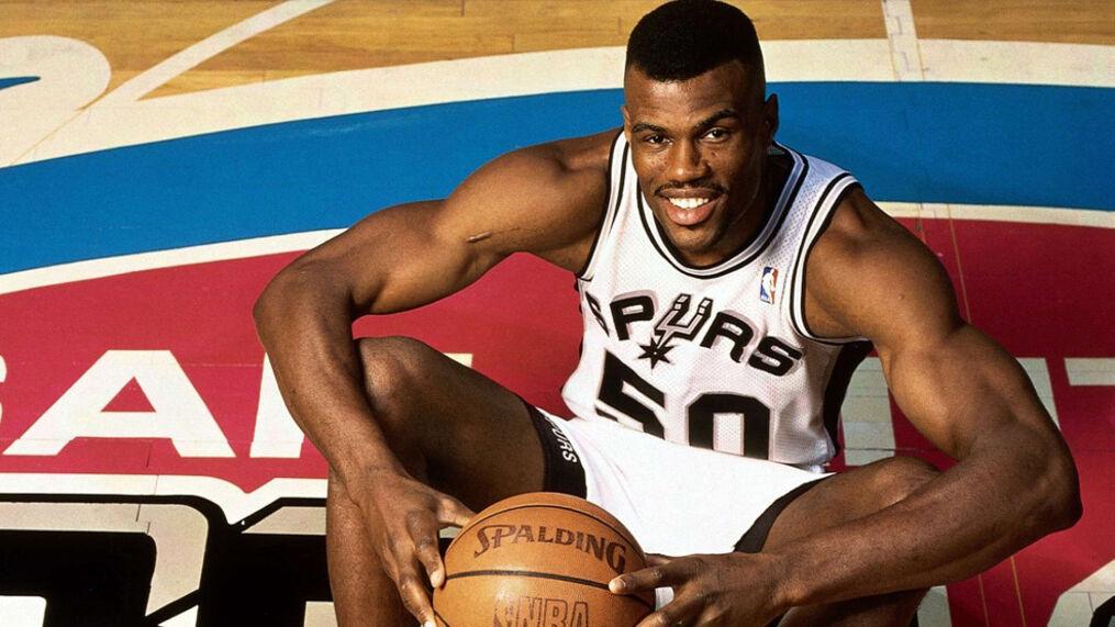 Il 4 novembre 1989, David Robinson lasciò la Marina per approdare nella NBA