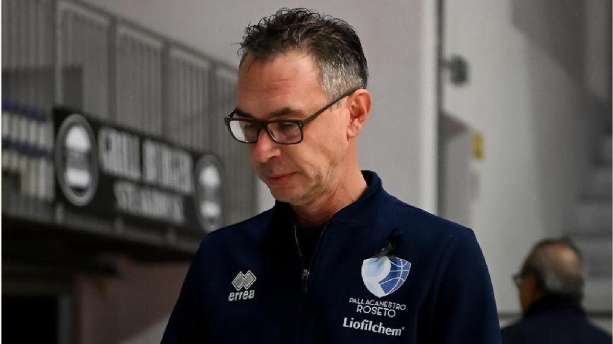A2 - Pallacanestro Roseto ringrazia coach Francani per il suo contributo