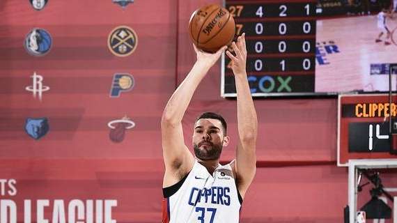 NBA - Orlando Magic firma Isaac Humphries per il training camp