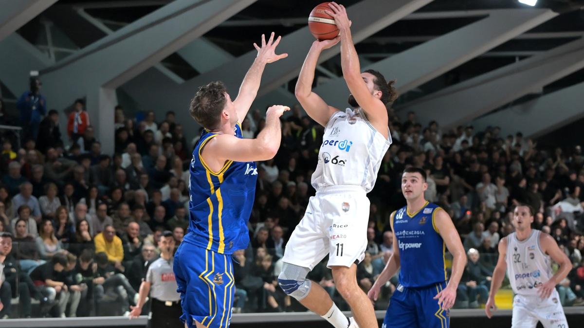 Serie B - Con i liberi di Donadio la Power Nocera batte la Paperdi al PalaPiccolo