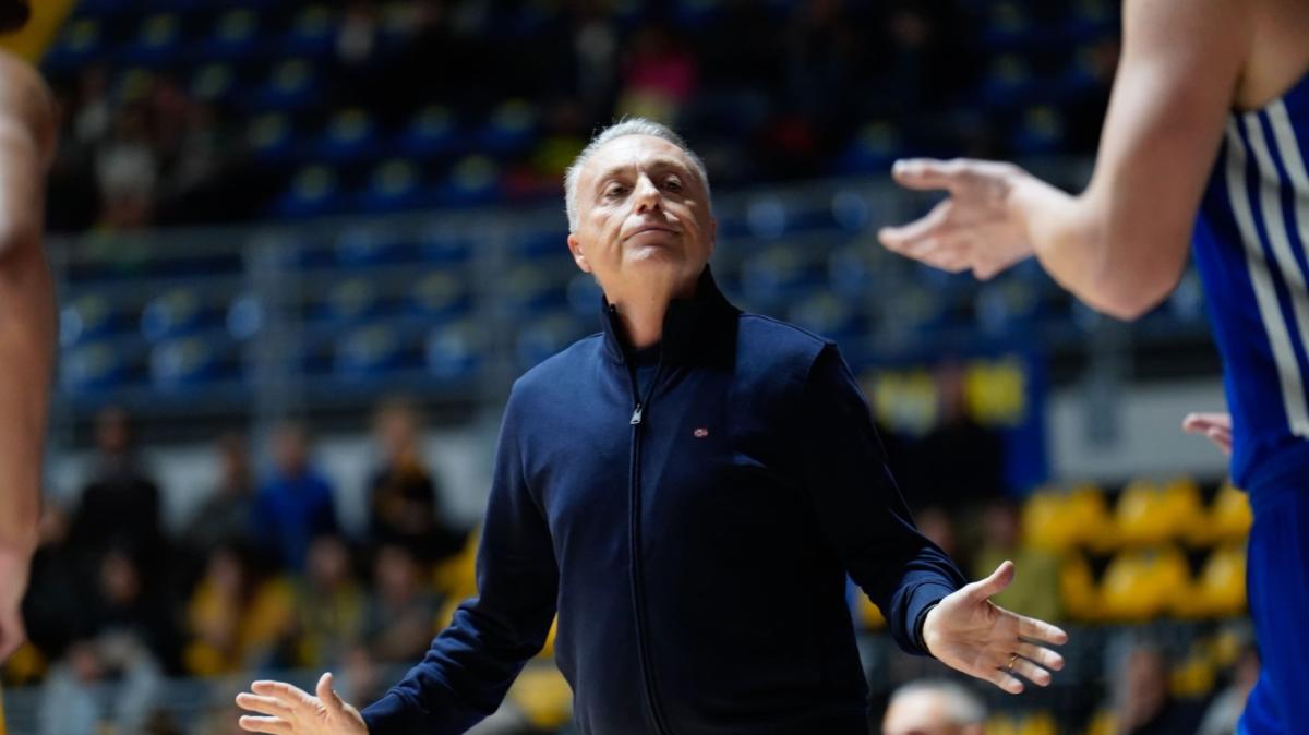 A2 - Brindisi, Bucchi: «La squadra ha risposto presente con personalità nel momento più difficile»