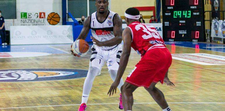A2 Rosso - L'Atlante Eurobasket Roma avanza nel finale sulla Tramec Cento