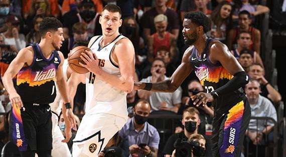 NBA Playoff - I Suns affondano i Nuggets nel secondo tempo di gara 1