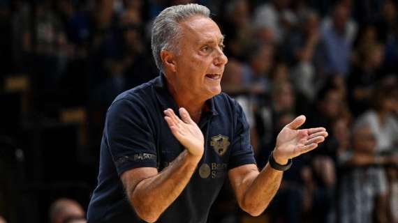 LBA - Dinamo Sassari, Bucchi "Siamo molto indietro, dobbiamo lavorare"
