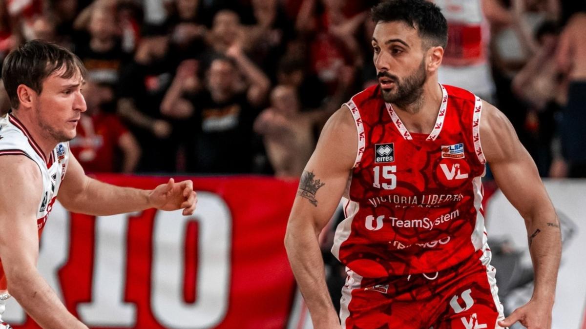 Tambone salva Pesaro! La VL vince a Rimini in volata e si va a Gara 5