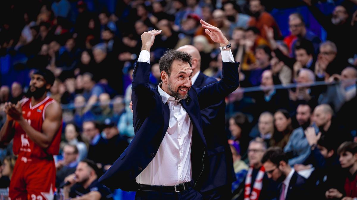 Olimpia, Poeta all'intervallo: «Fare qualche aggiustamento in difesa»