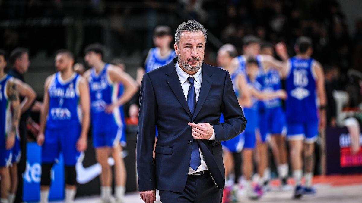 Specchia (GdS) durissimo: «È il punto più basso nella storia del basket italiano»